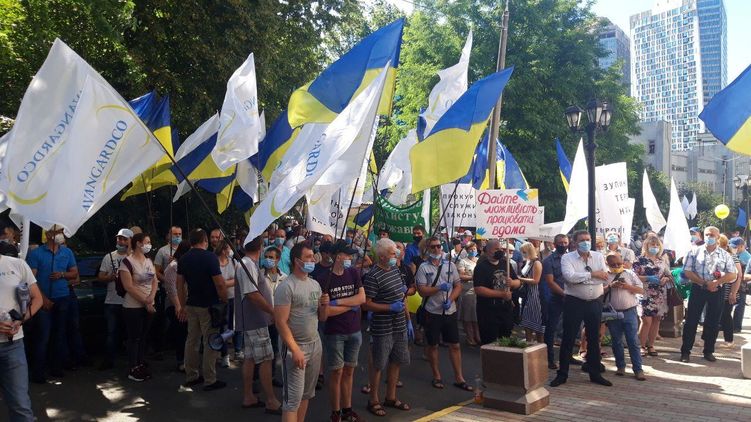 Работники агрохолдинга намерены повторить акцию протеста завтра. Фото: Страна