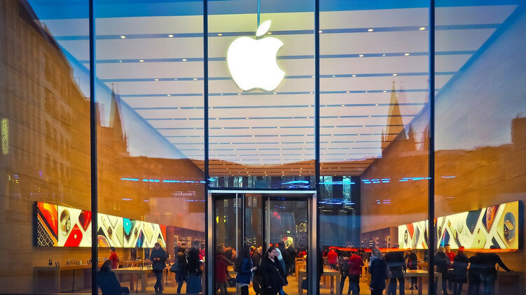 Apple в Украине теперь официально, правда, пока непонятно, когда у нас появятся знаменитые розничные магазины 