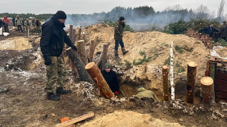 Окопы в Ровенских лесах. Фото областной администрации