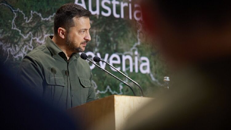 Розкручування корупційних скандалів небезпечне для Володимира Зеленського. Фото: president.gov.ua