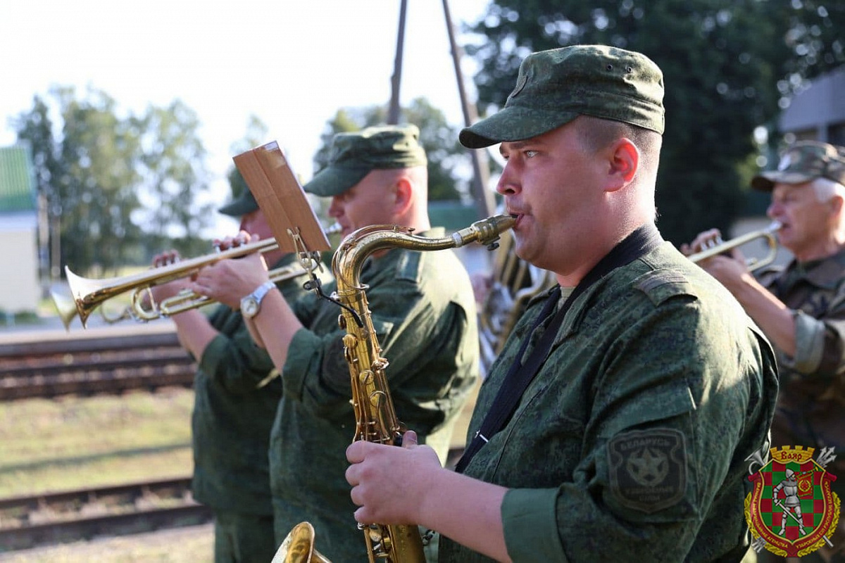 Фото Минобороны с прибытия эшелона РФ 