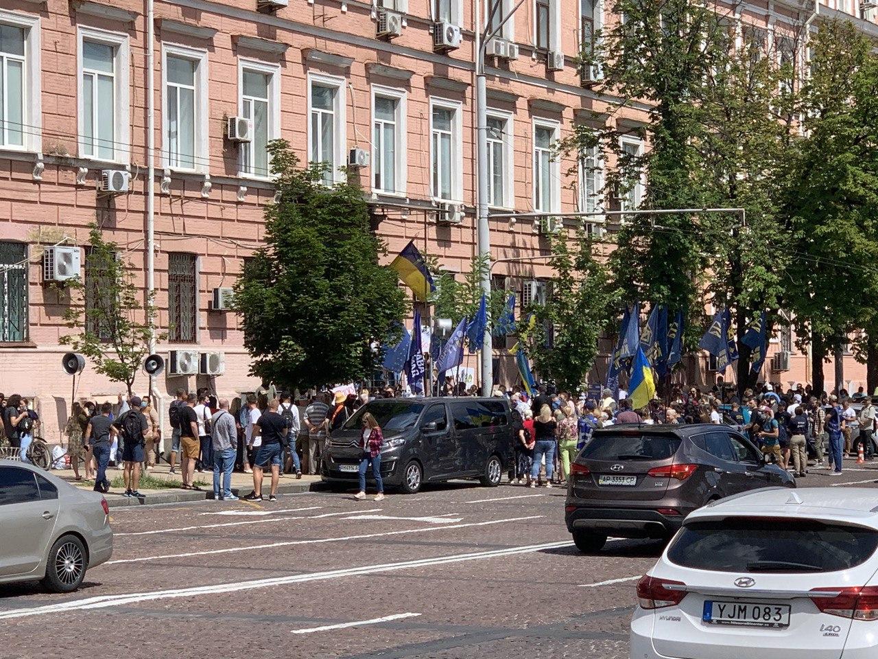 Фото с митинга у здания суда. "Страна"