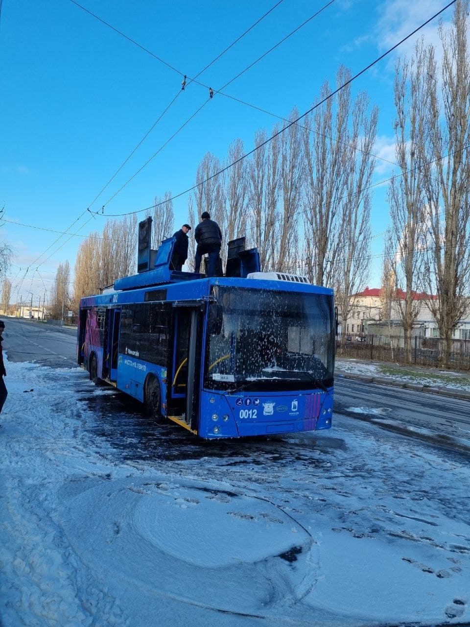 в Николаеве горел новый троллейбус. Фото: t.me/mykolaivrad