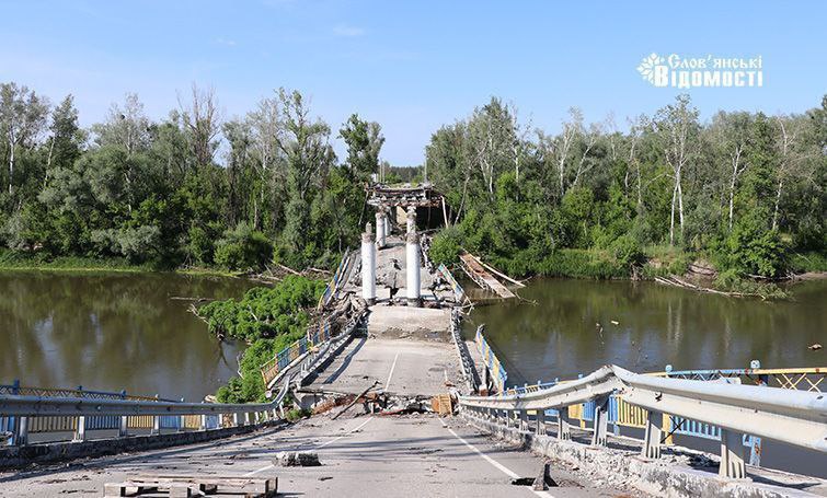 Зруйнований міст між Богородичним та Святогірськом. Фото 4